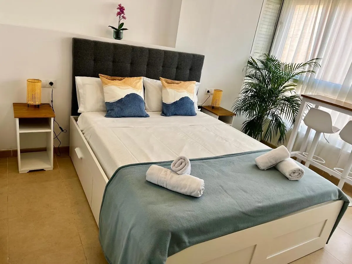 מאלגה Small Apartament By The Sea