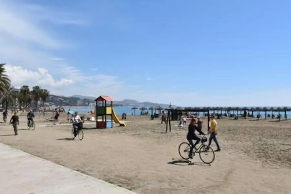 Small Apartament By The Sea 말라가 아파트